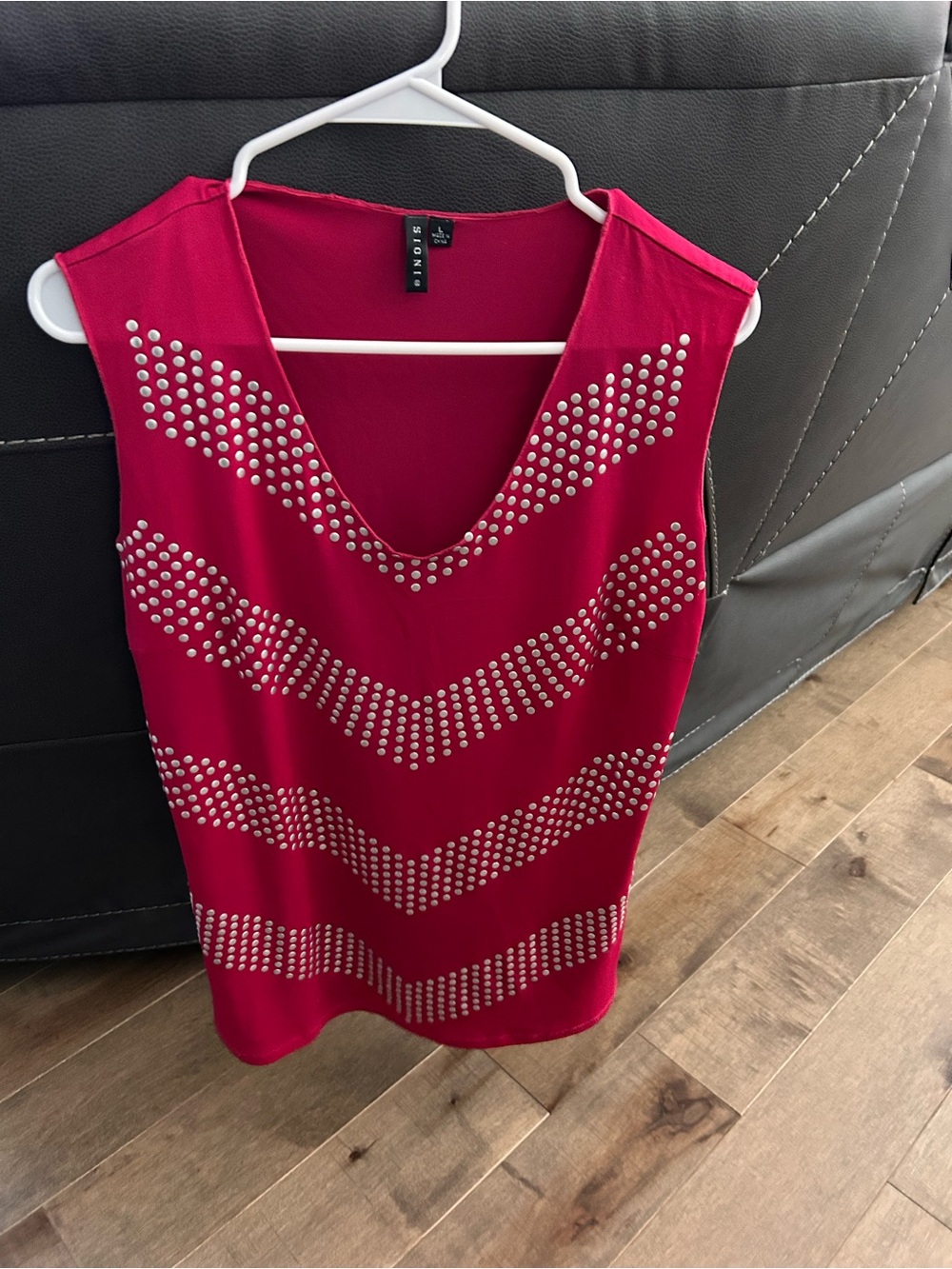 Sioni Women's Fuchsia Studded V-Neck Tank